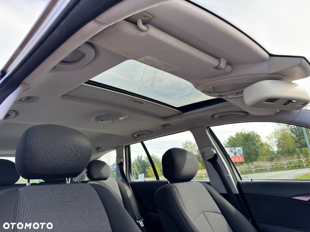 Mercedes-Benz Klasa E 220 CDI Automatik Classic BusinessEDITION - 27