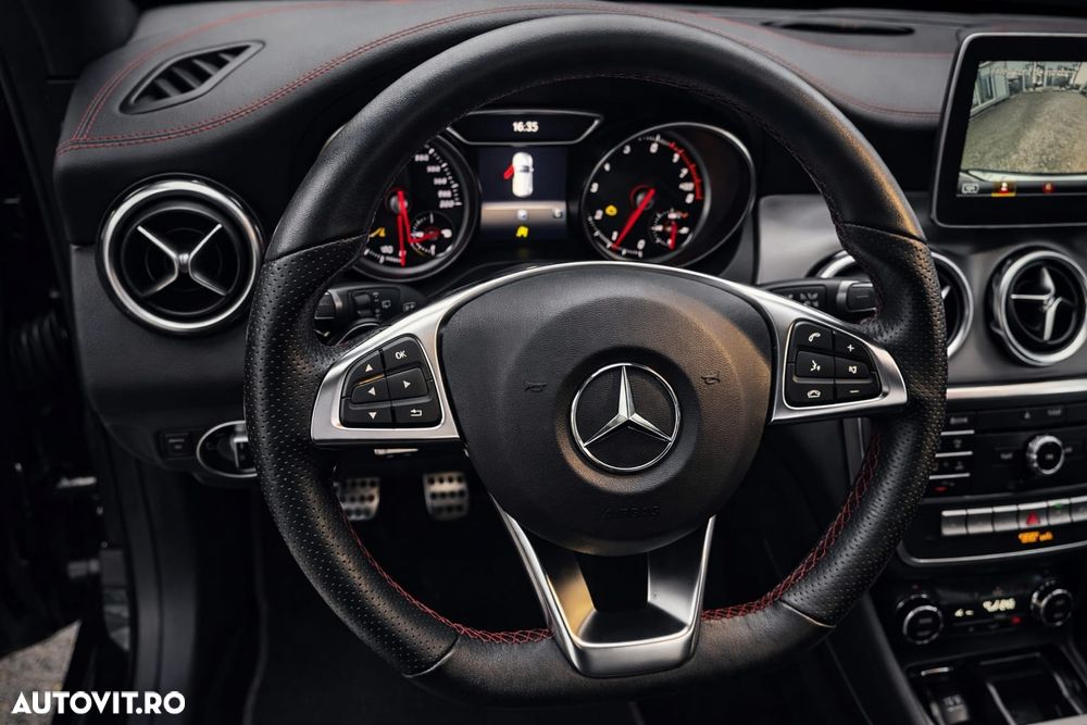 Mercedes-Benz GLA 200 - 11