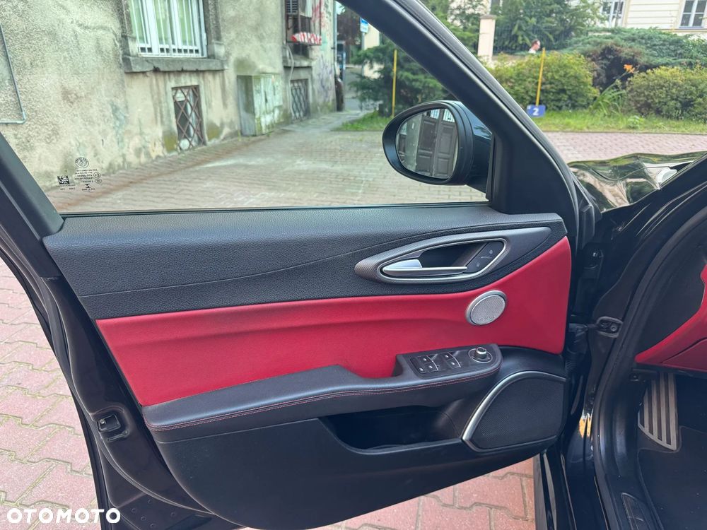 Alfa Romeo Giulia 2.0 Turbo Super - 24