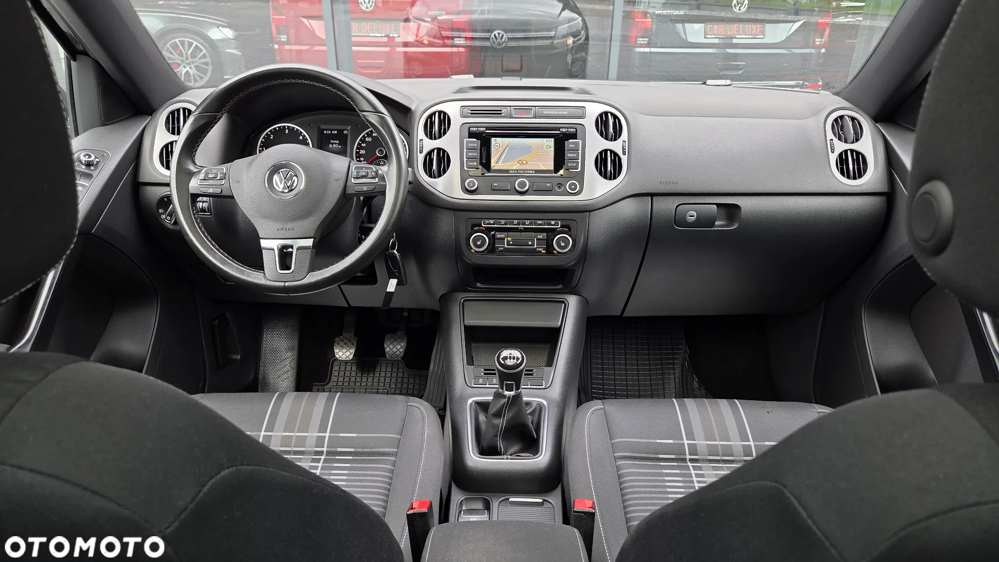 Volkswagen Tiguan 2.0 TDI DPF BlueMotion Technology Lounge Sport & Style - 9