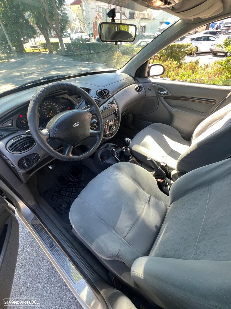 Ford Focus 1.8 TDdi Ghia - 13