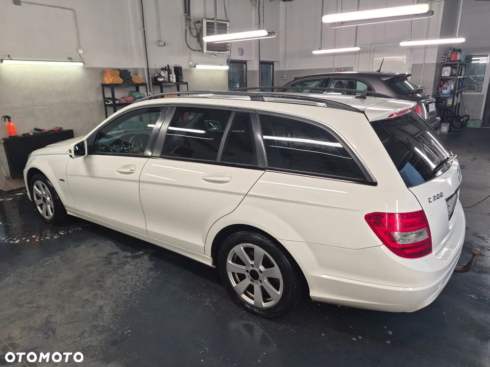 Mercedes-Benz C-Class 2011 photo 4