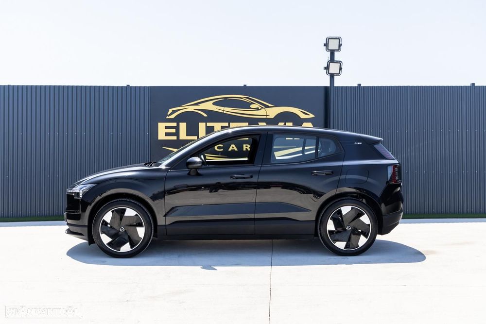 Volvo EX30 69 kWh Single Motor Extended Range Black Edition - 32