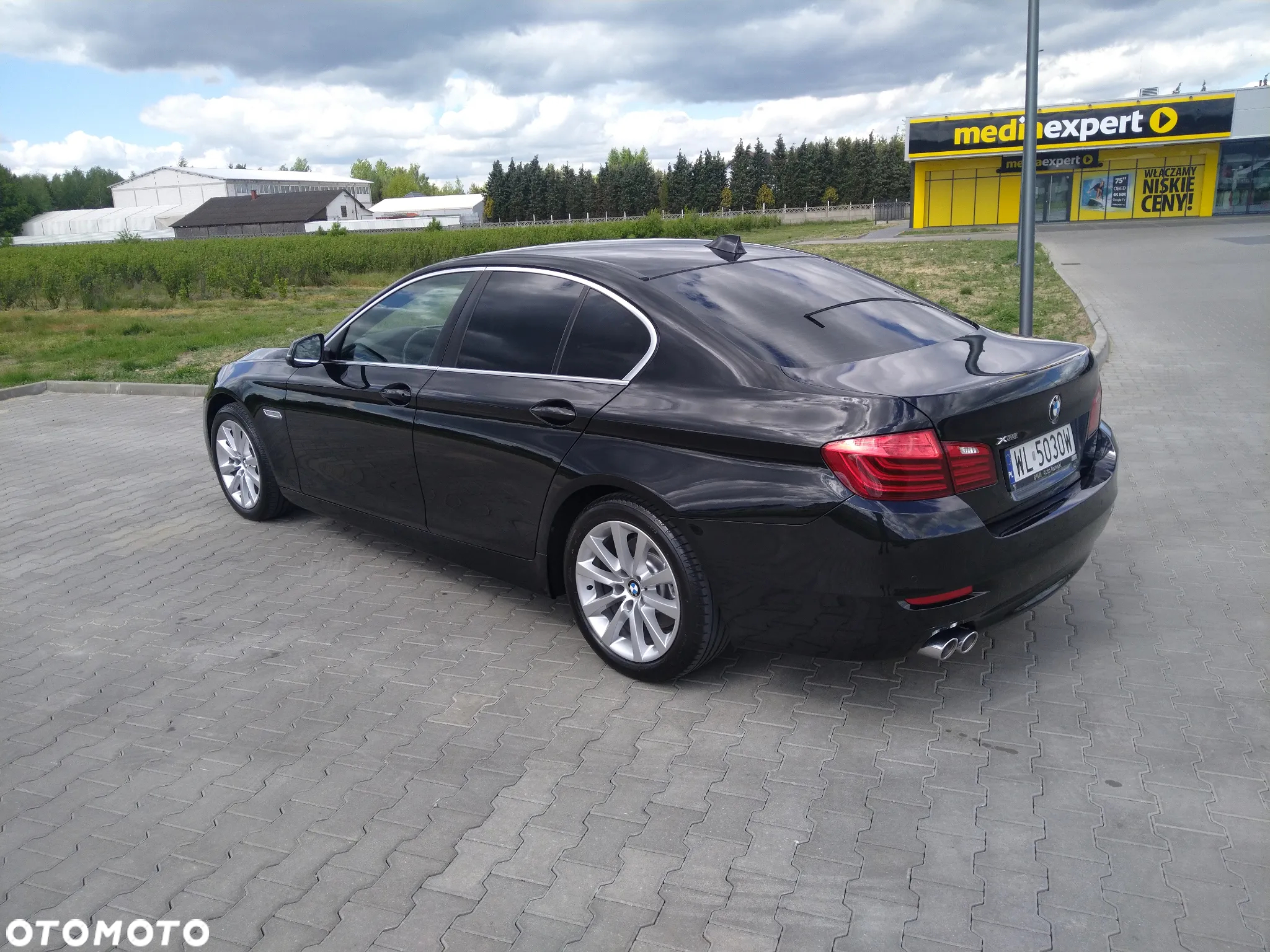 BMW Seria 5 520d xDrive - 12
