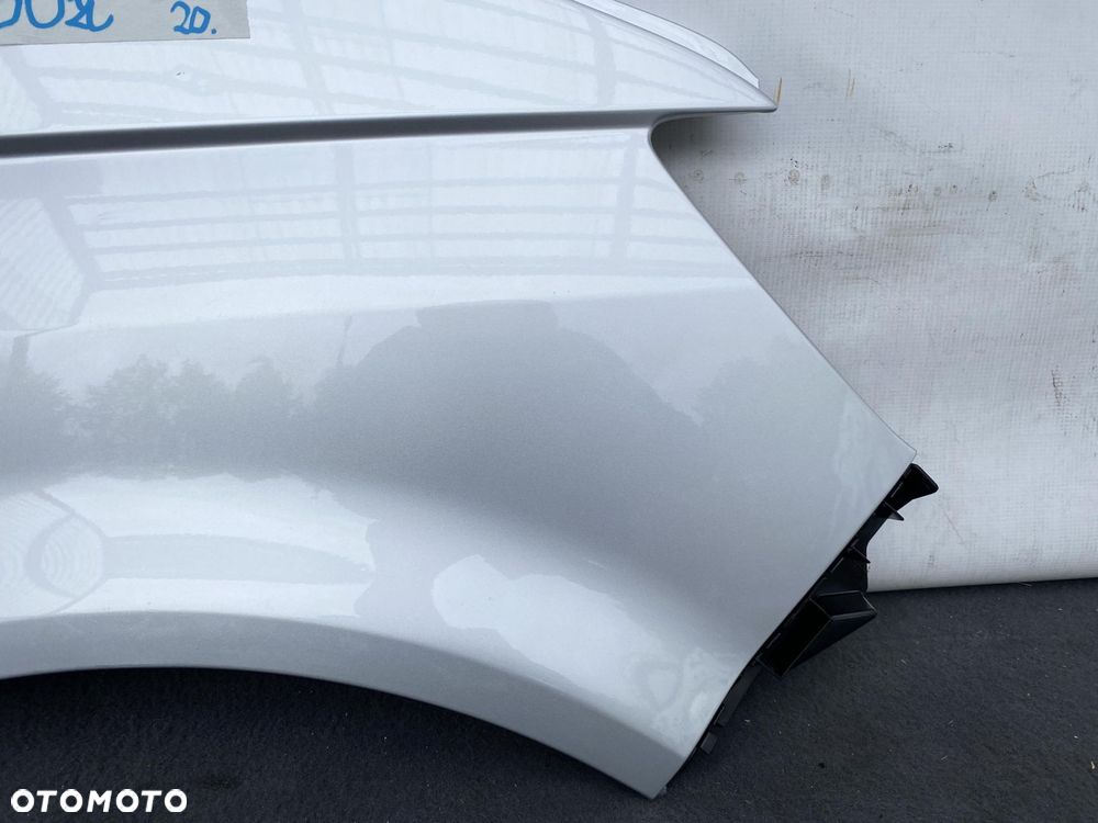VW TRANSPORTER T6 15- BŁOTNIK PRZEDNI PRZÓD PRAWY SREBRNY METALIK 7E0821196 - 2