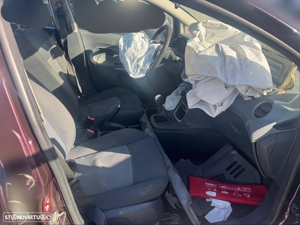 Ford Fiesta Mk6 1.4 TDCi de 2016 para peças - 4