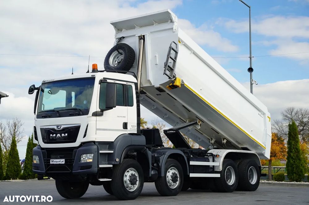 MAN TGS 41.460 / 8x6 / BASCULANTĂ CU DESCĂRCARE SPATE - 5,9 M / MANUALĂ / NAVIGAȚIE / - 2