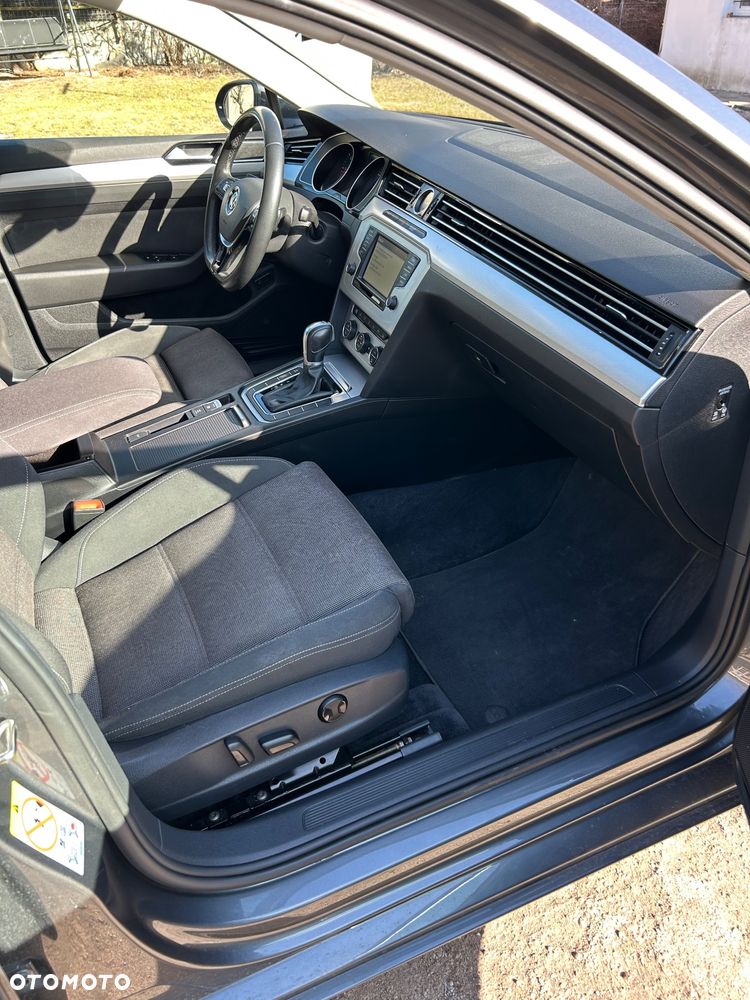 Volkswagen Passat - 26