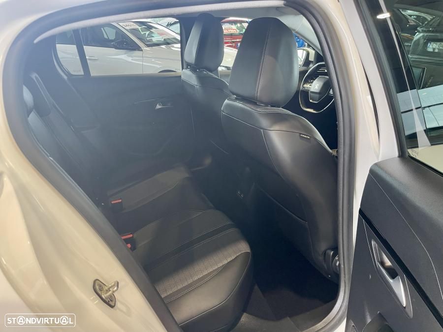 Peugeot 208 1.2 PureTech Allure Pack - 27