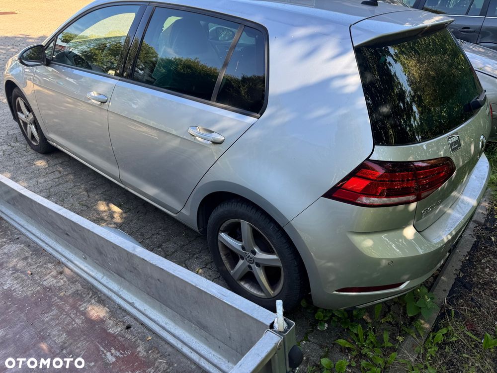 Volkswagen Golf 1.6 TDI SCR DSG Comfortline - 4