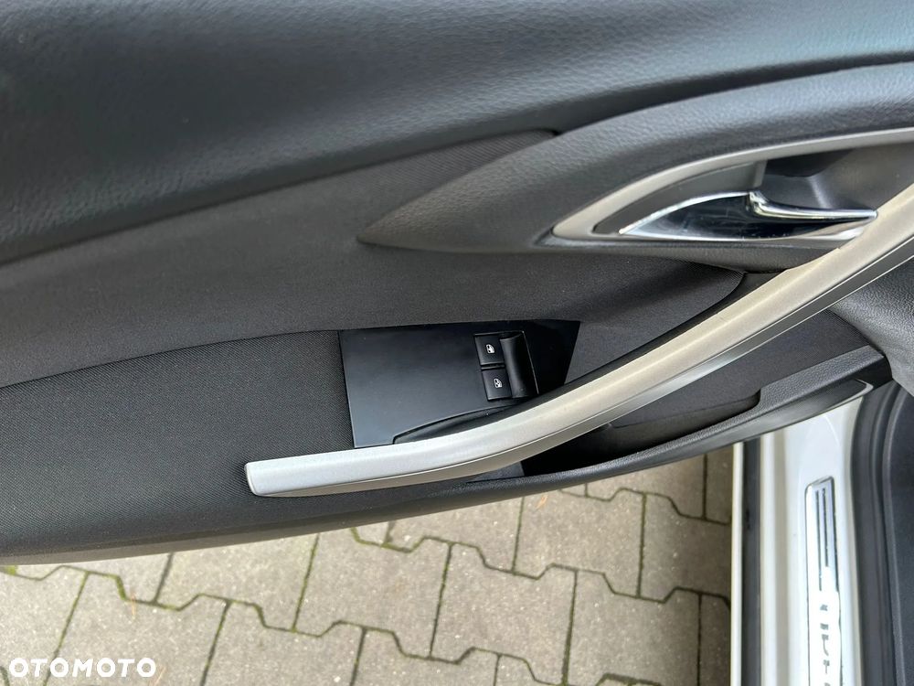 Opel Astra 1.6 Edition 111 Jahre - 12