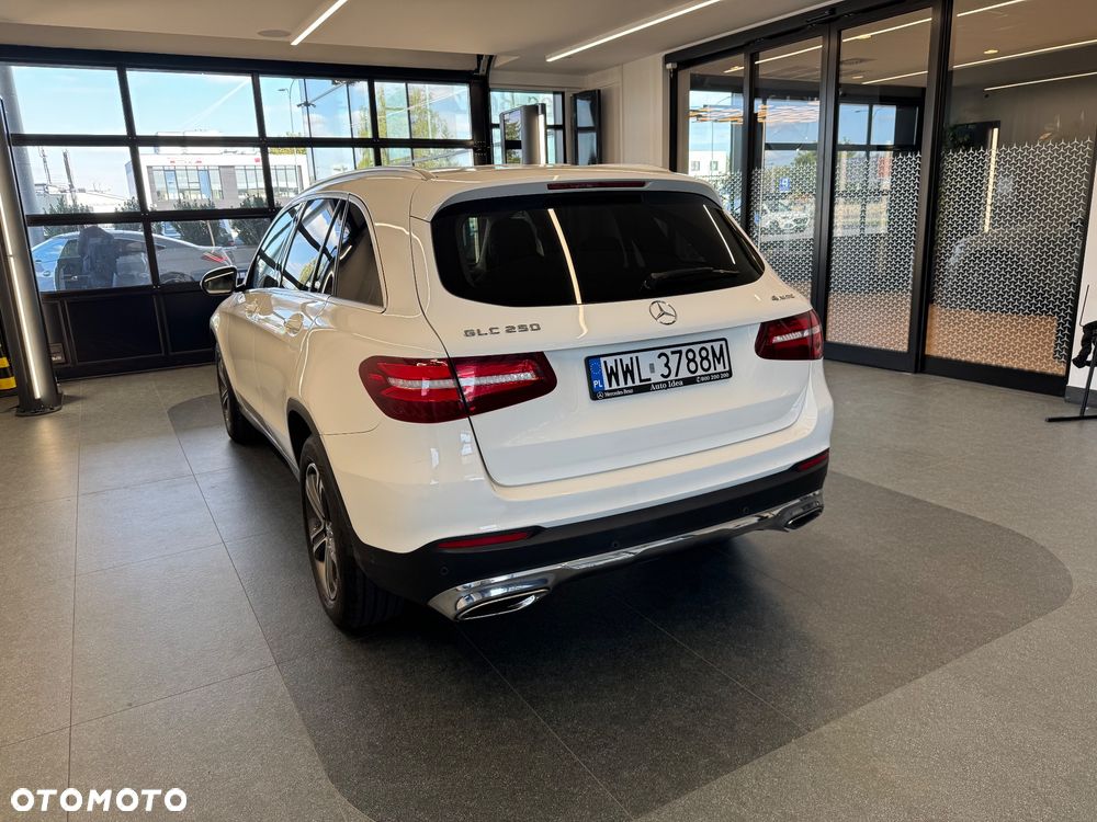Mercedes-Benz GLC - 4
