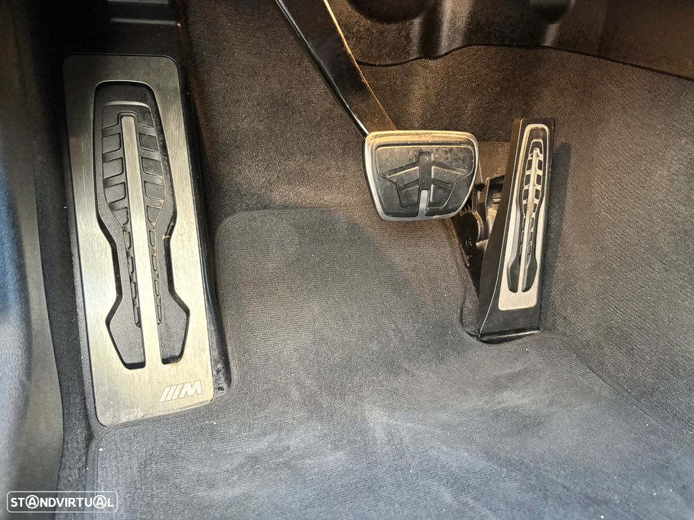 BMW 330 e Pack Desportivo M Auto - 21