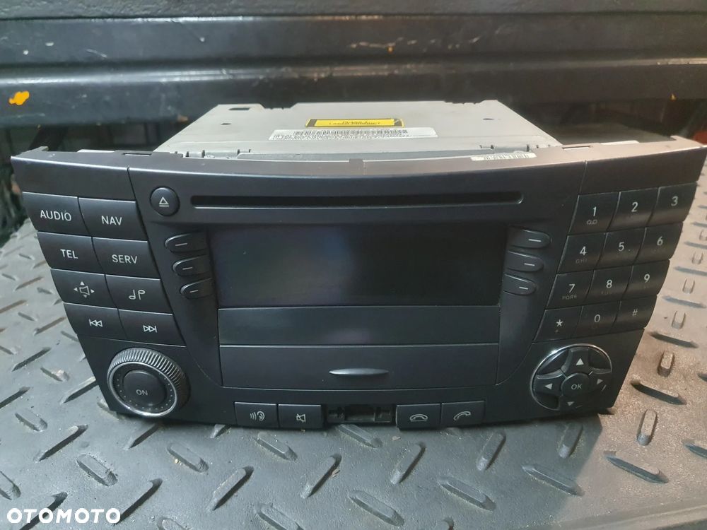 Mercedes E KALSA  W211 RADIOODTWARZACZ A2118703689 RADIO SAMOCHODOWE - 1