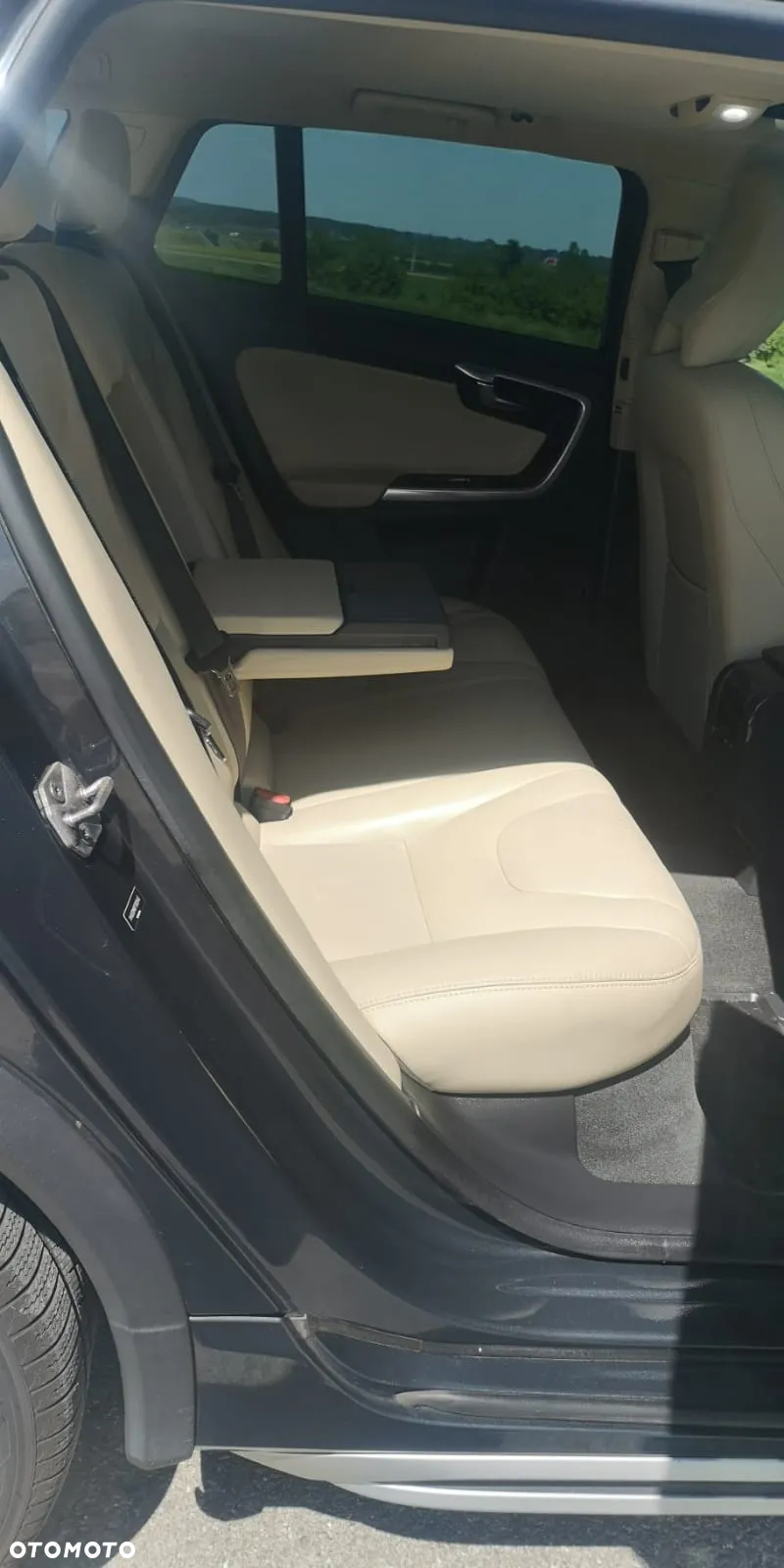 Volvo V60 Cross Country T5 AWD Summum - 17
