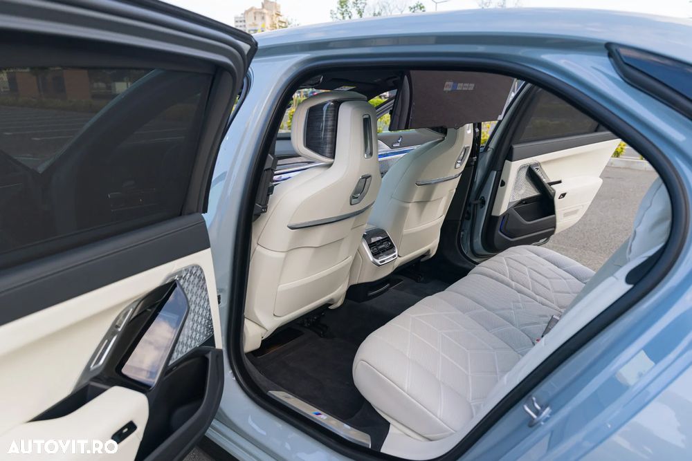 BMW M7 2025 — imagine 10