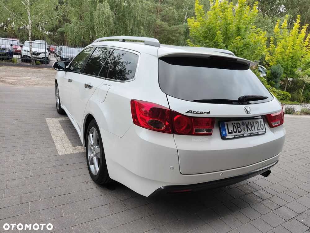 Honda Accord 2.0 Elegance - 24