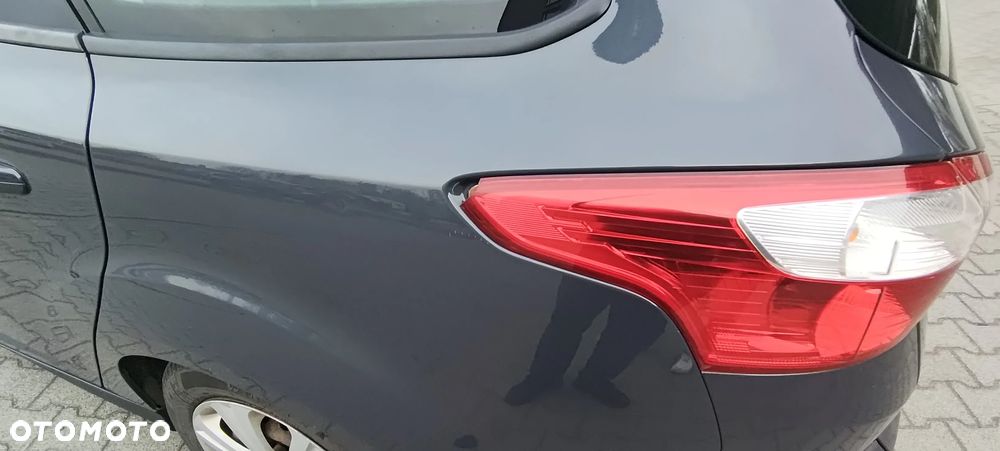 Ford Focus 1.6 Ambiente - 9