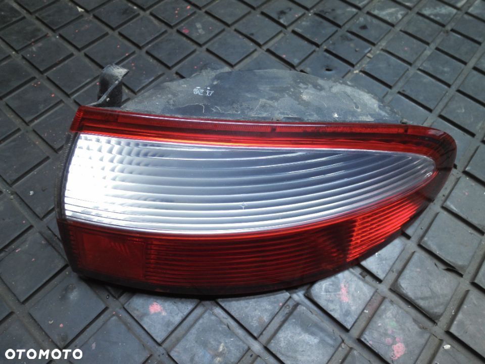 DAEWOO LANOS 1.5 00r HB - LAMPA PRAWY TYŁ POSIADAM 2 SZT - 1