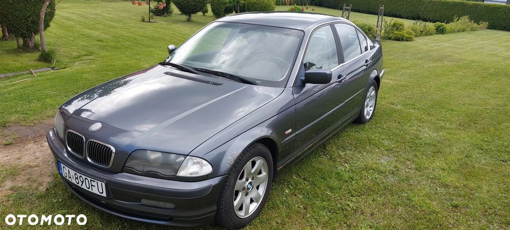 BMW Seria 3 323i - 18