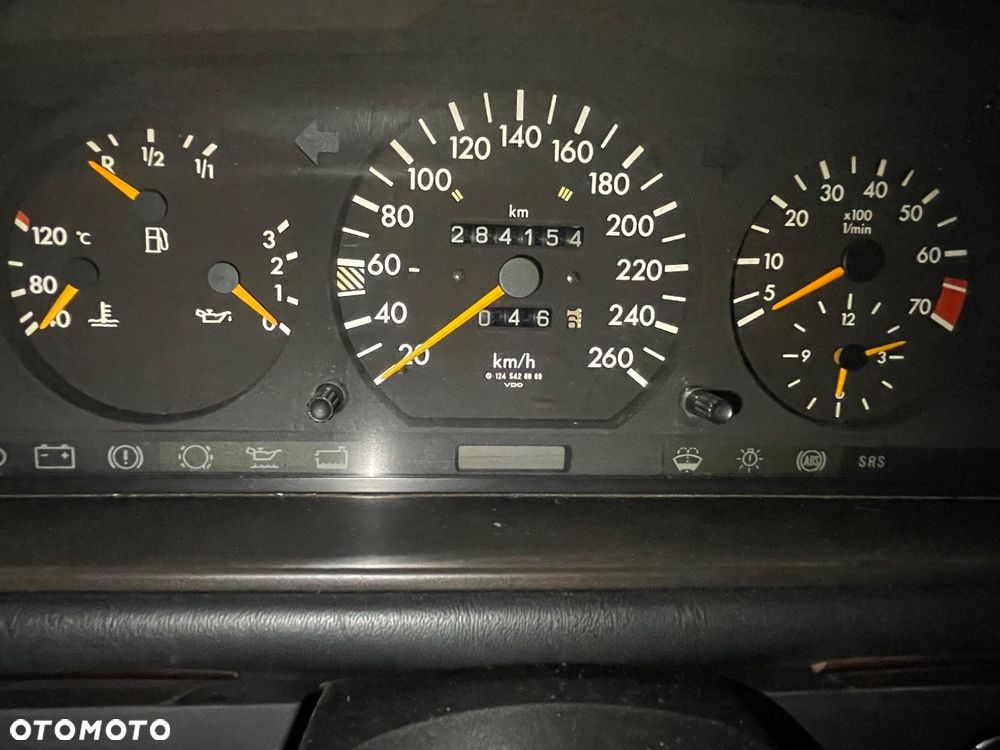 Mercedes-Benz Klasa E 320 - 18
