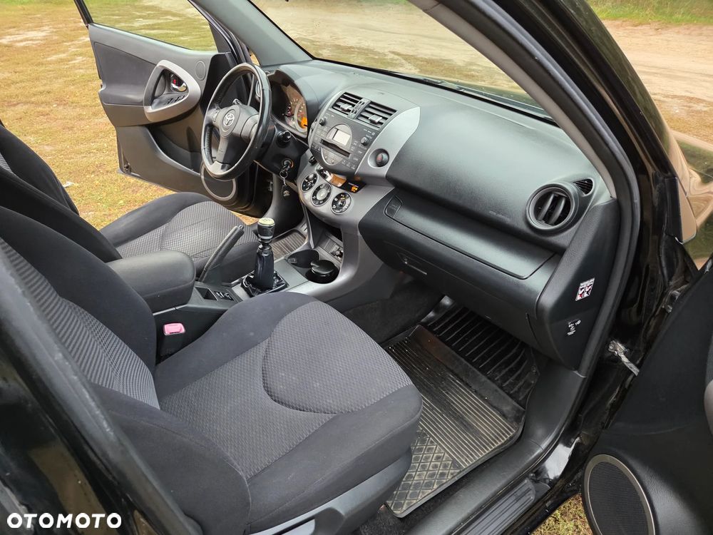 Toyota RAV4 2.2 D-4D Premium - 14