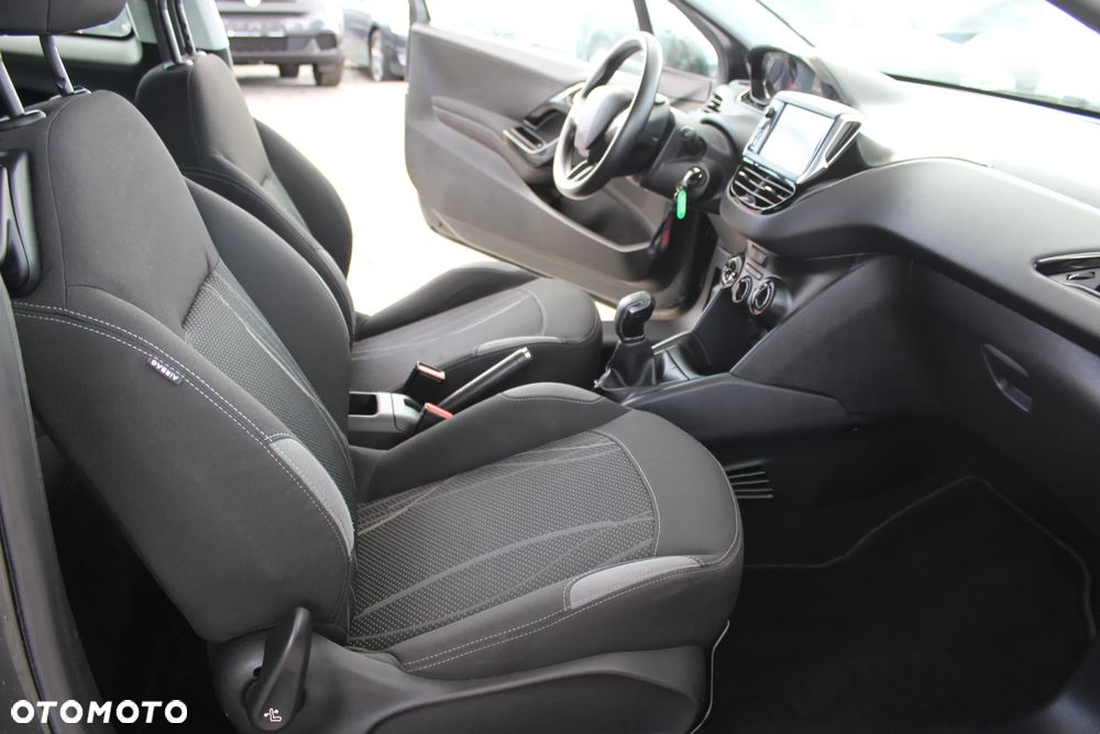 Peugeot 208 PureTech 82 Active - 23