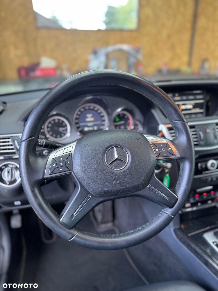 Mercedes-Benz Klasa E 220 BlueTEC 4Matic 7G-TRONIC Avantgarde - 27
