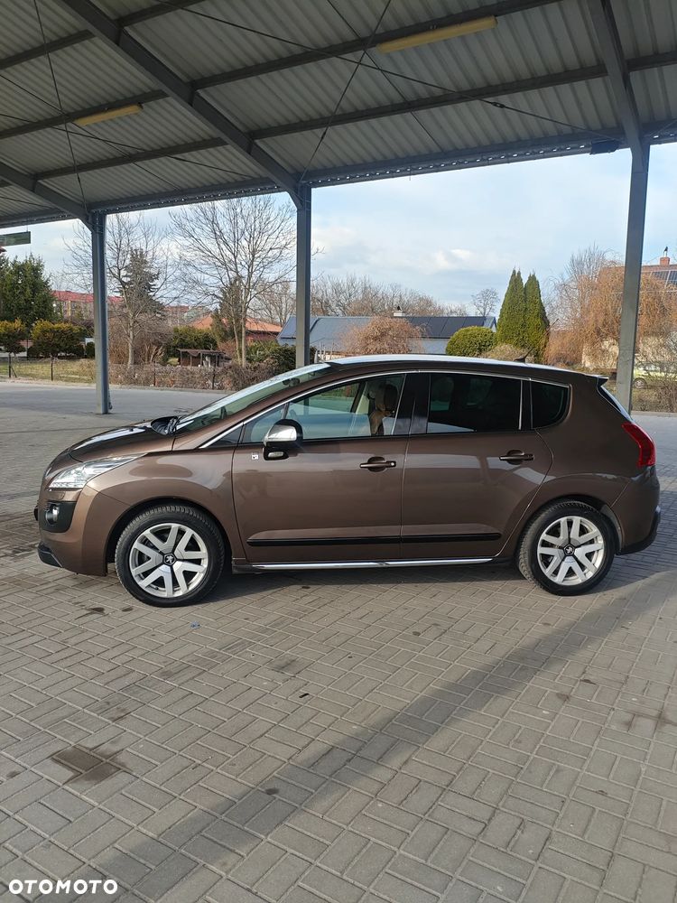 Peugeot 3008 Hybrid4 - 4