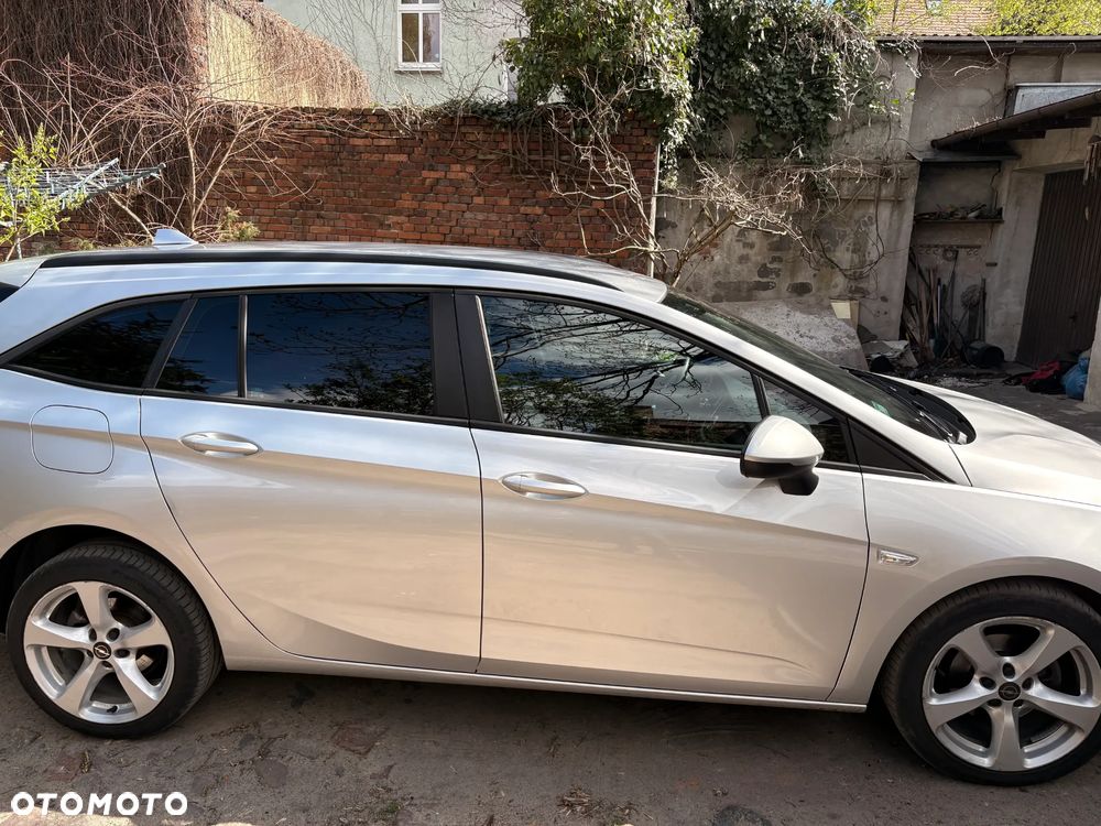 Opel Astra 1.6 CDTI Enjoy S&S - 2