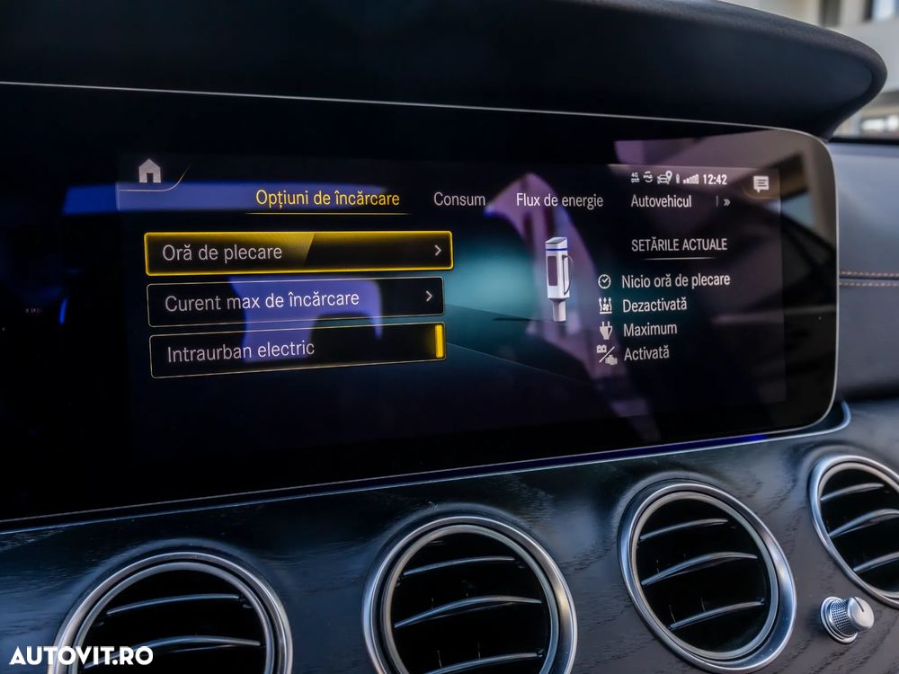 Mercedes-Benz E 300 de 4Matic 9G-TRONIC AMG Line - 31