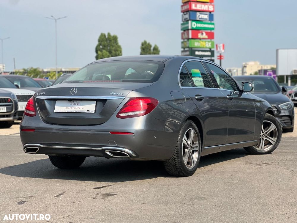 Mercedes-Benz E - 8