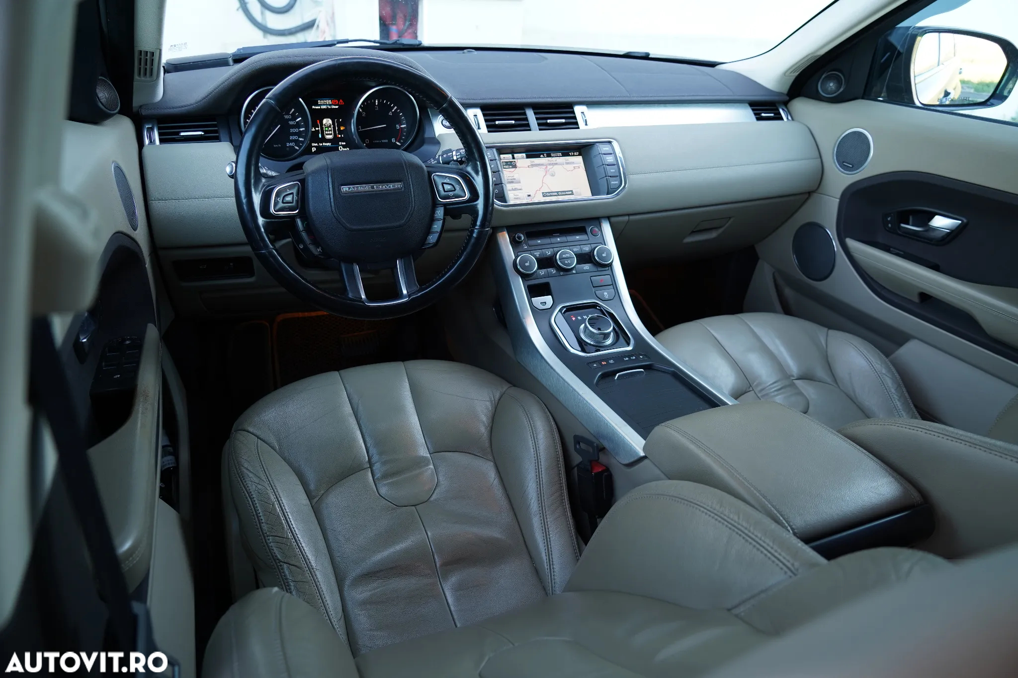 Land Rover Range Rover Evoque - 11