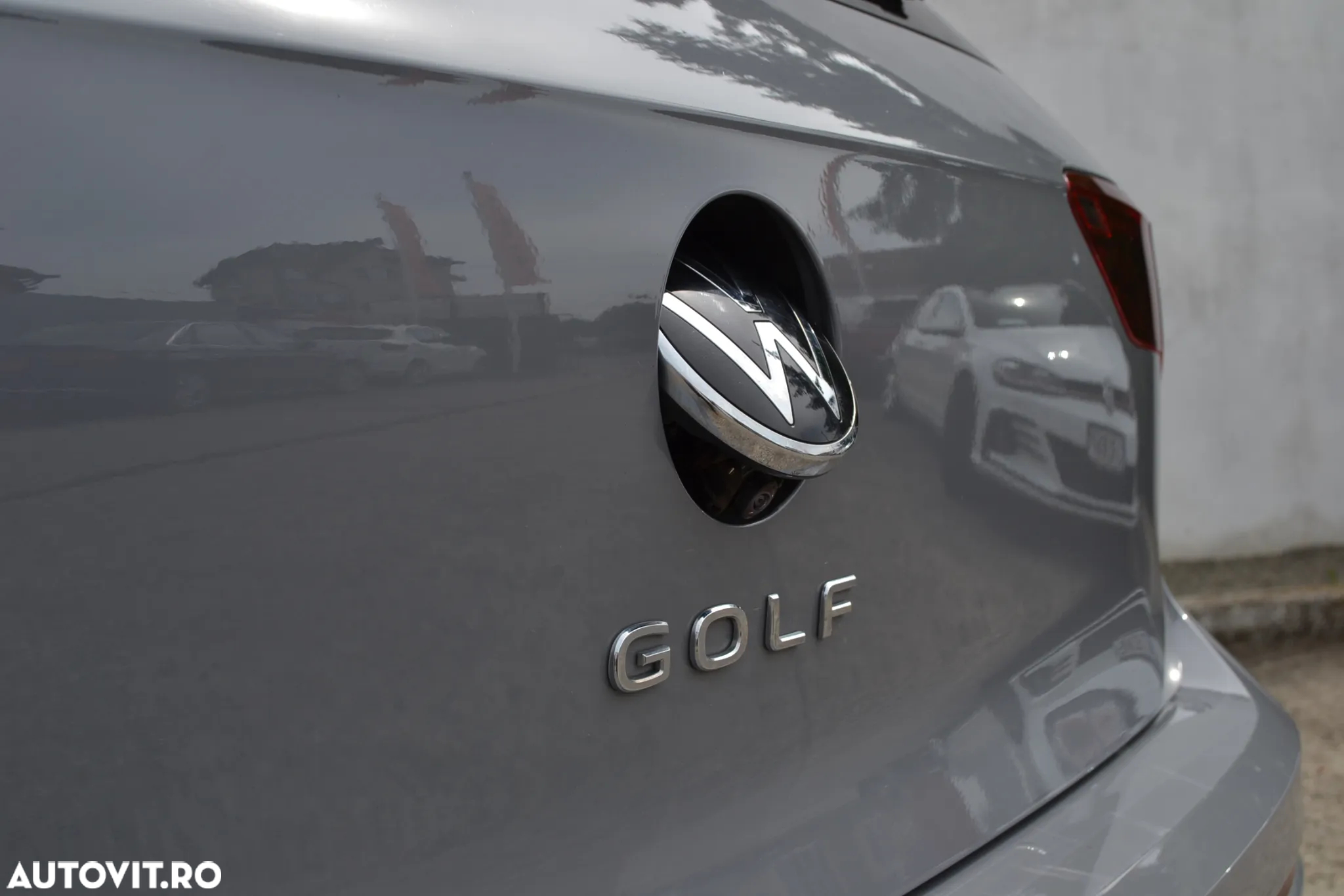 Volkswagen Golf - 34