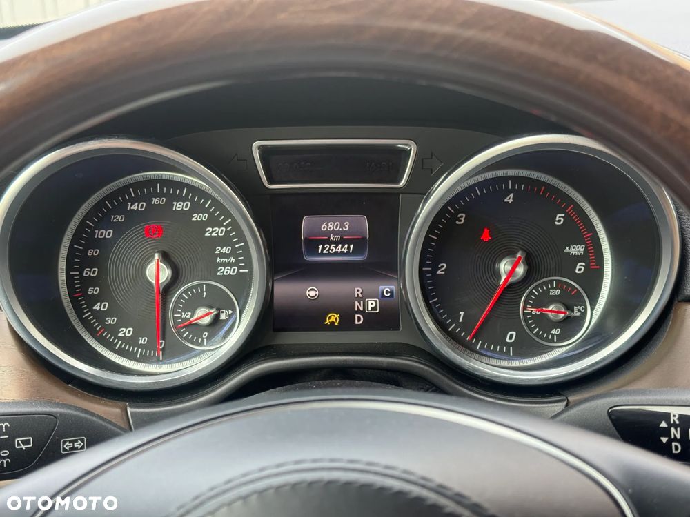Mercedes-Benz GLS 350 d 4-Matic - 27