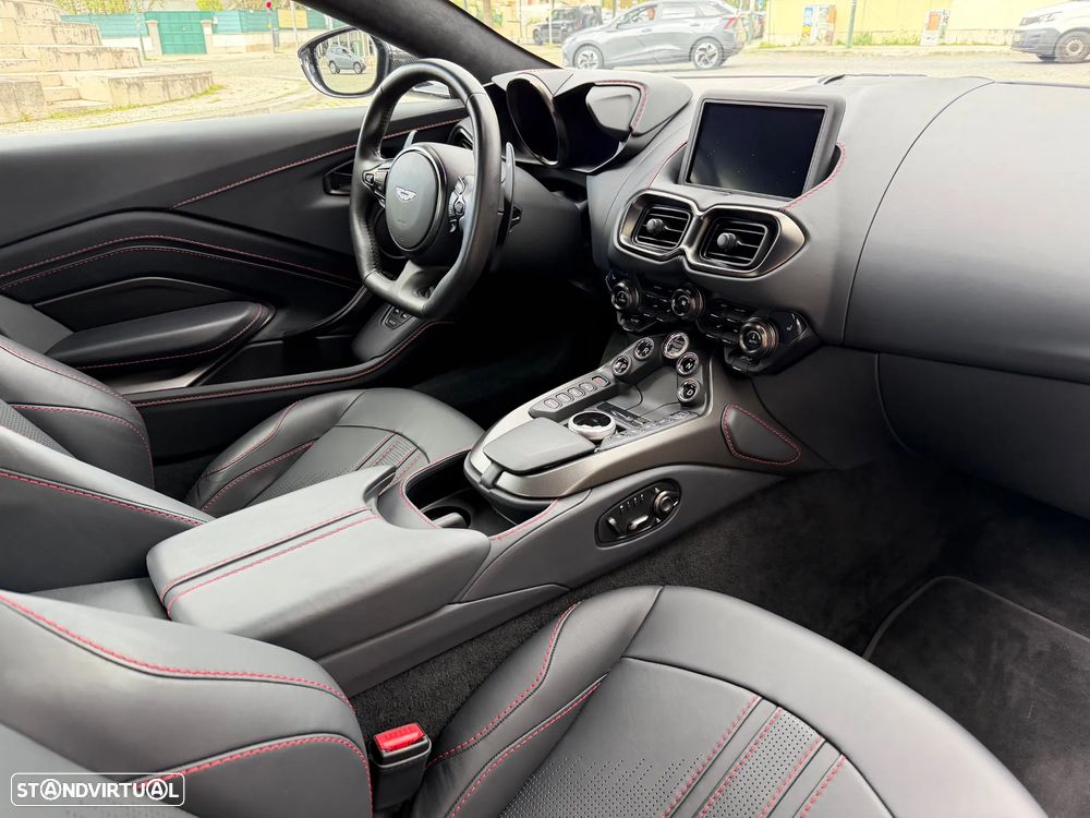 Aston Martin Vantage Coupe V8 - 6