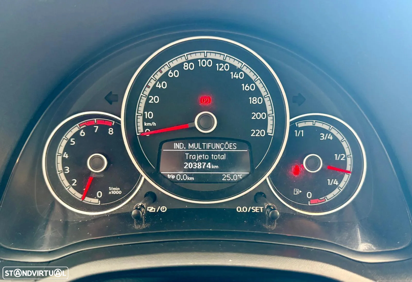 VW Up! 1.0 High - 15