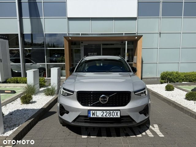 Volvo XC 40 B3 Plus Dark - 3