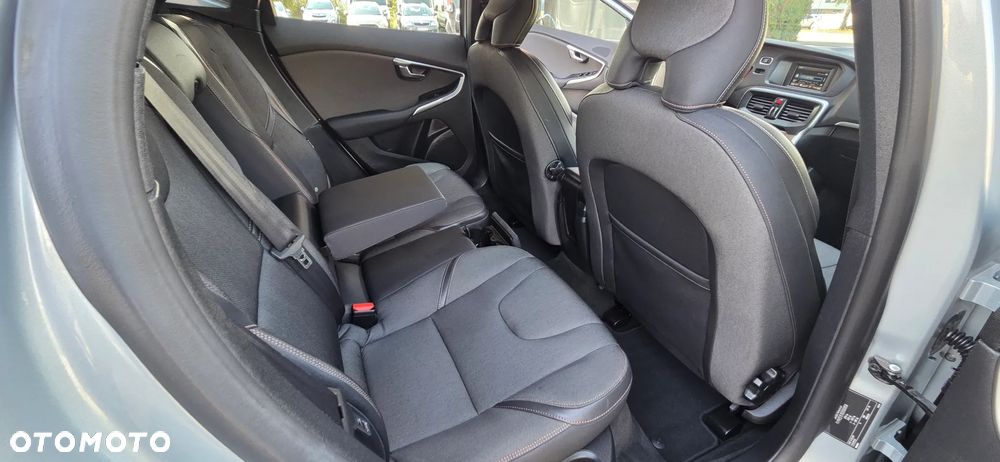 Volvo V40 Cross Country D3 Drive-E Momentum - 30