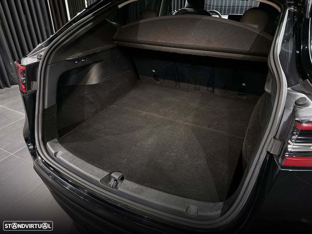 Tesla Model Y Standard - 37