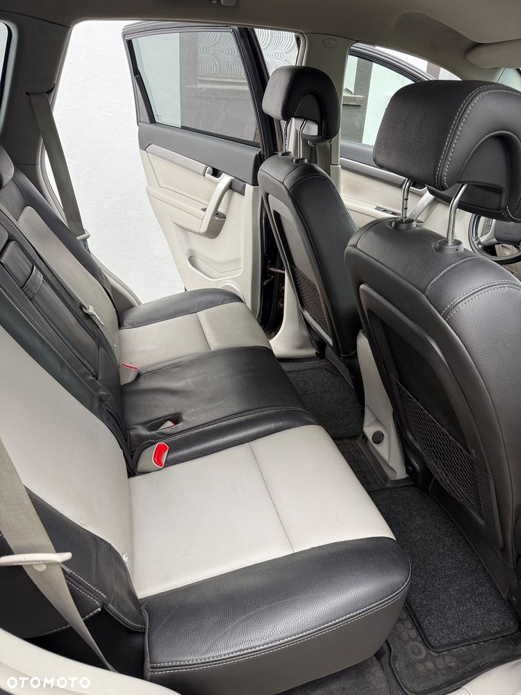 Chevrolet Captiva 2.2 D LTZ - 18