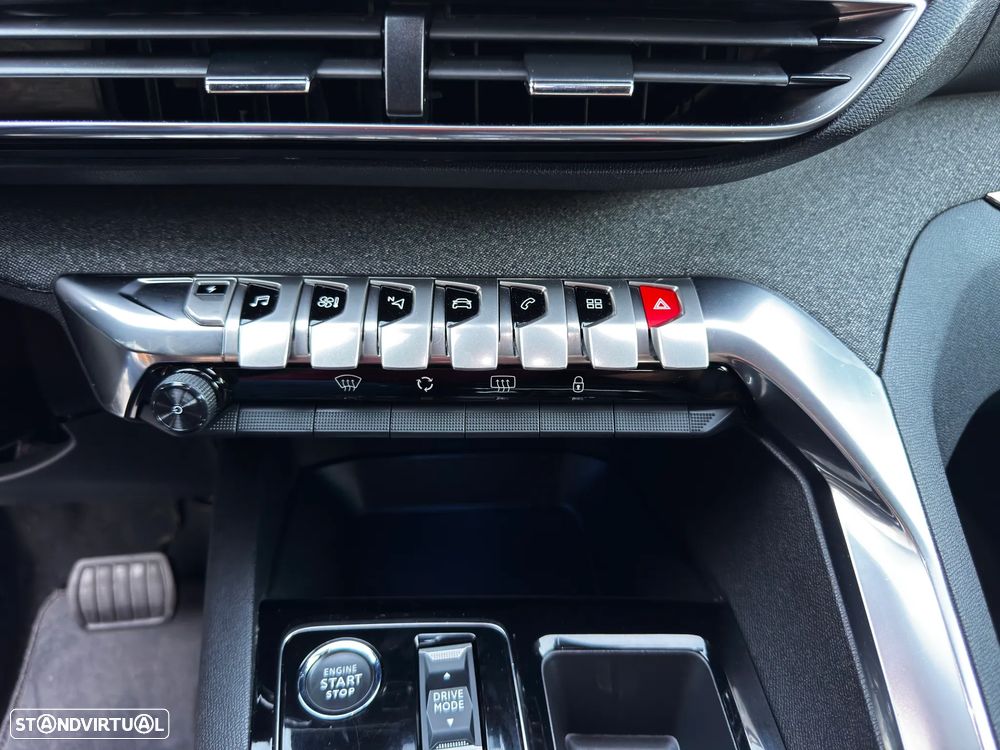 Peugeot 3008 1.6 Hybrid4 Allure Pack e-EAT8 - 33