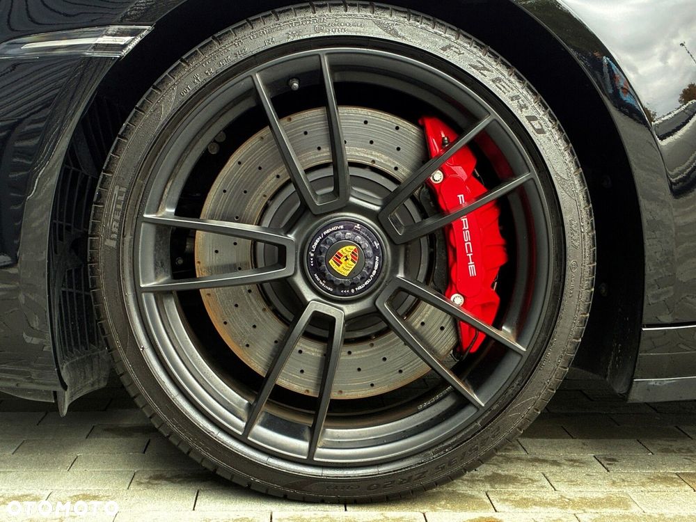 Porsche 911 Targa 4 GTS - 18