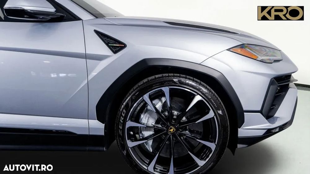 Lamborghini URUS - 9