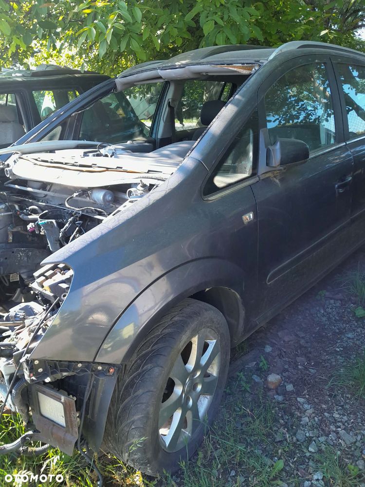 Części OPEL ZAFIRA B 1.9 DIESEL 2005r. BŁOTNIKI przód prawy lewy Z168 - 2