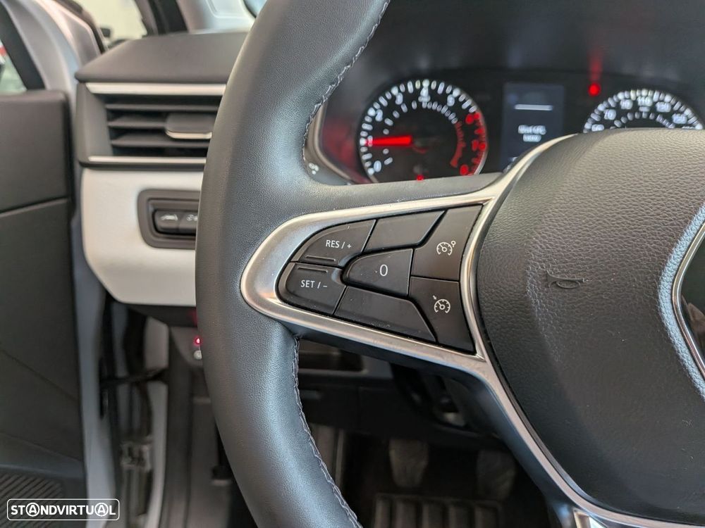 Renault Clio 1.0 TCe Evolution Bi-Fuel - 11