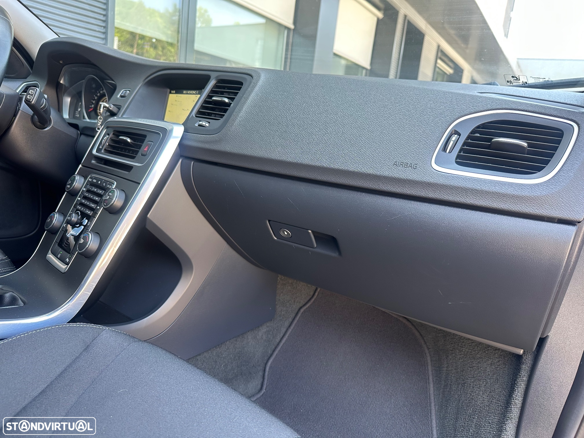 Volvo V60 1.6 D2 Drive Summum Start/Stop - 13