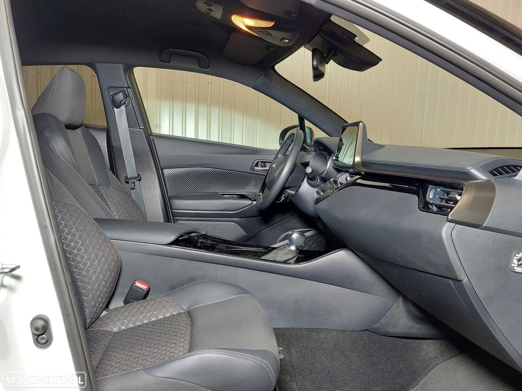 Toyota C-HR - 9