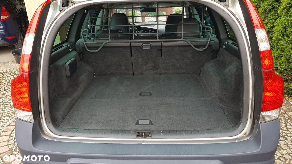 Volvo XC 70 D5 AWD Momentum - 16