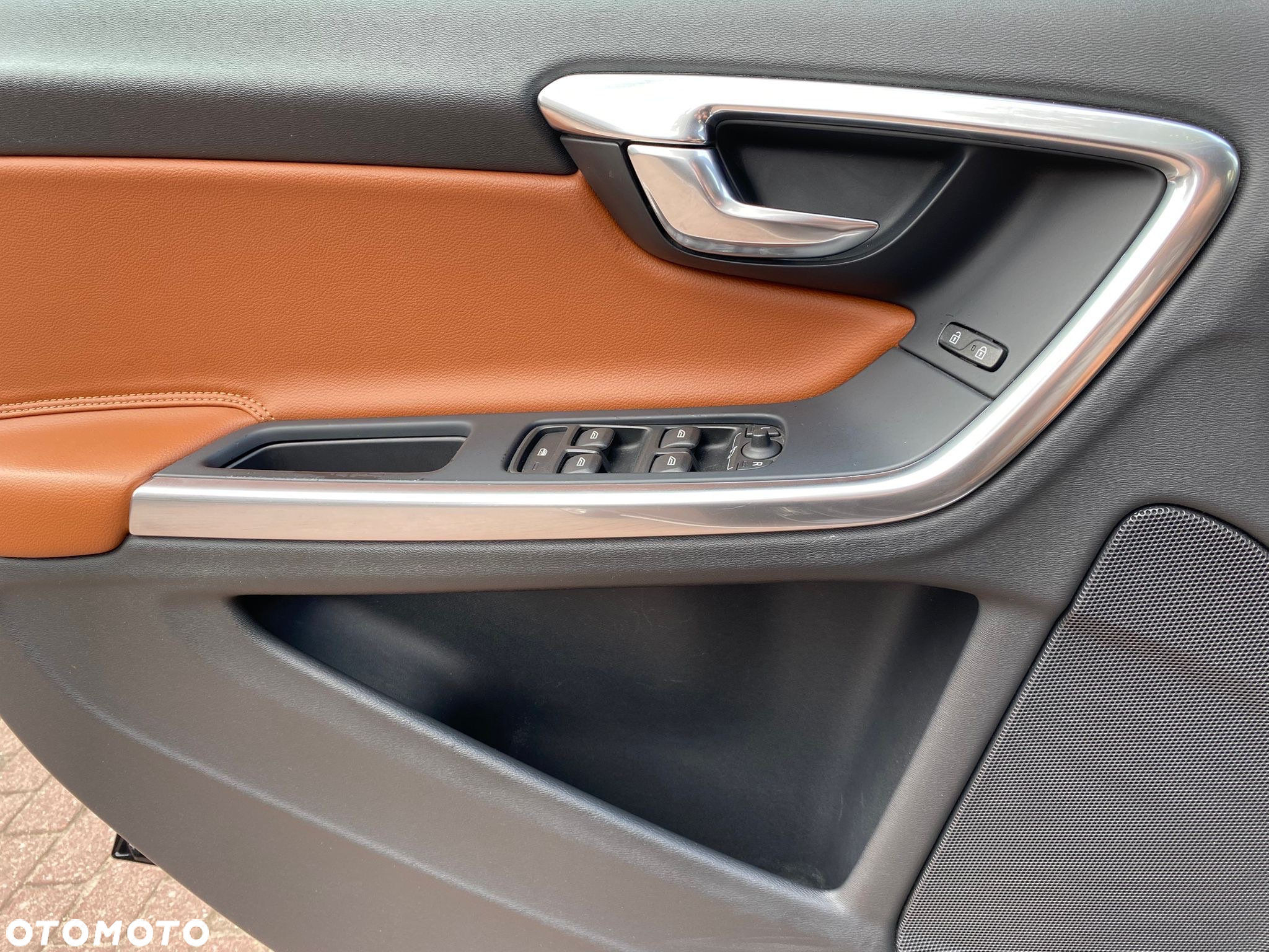 Volvo V60 D2 Summum - 8